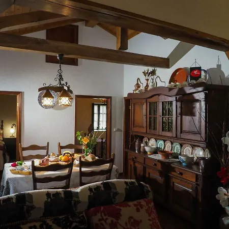 Casa De Pereiro * سواجو